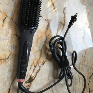 Amika  Polished Perfection Straightening Brush